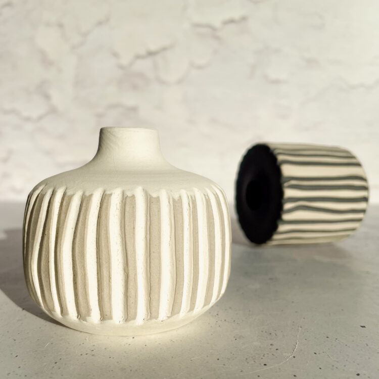 9801 - White Stoneware Engobe - Image 3