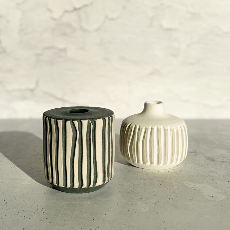 9808 - Black Stoneware Engobe - Image 2