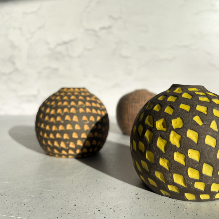 9821 - Yellow Stoneware Engobe - Image 3